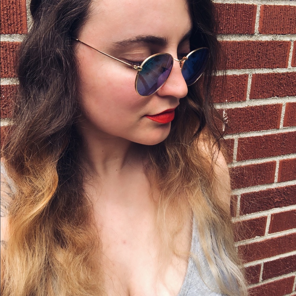 Round Sunglasses - Picture 2 of 10